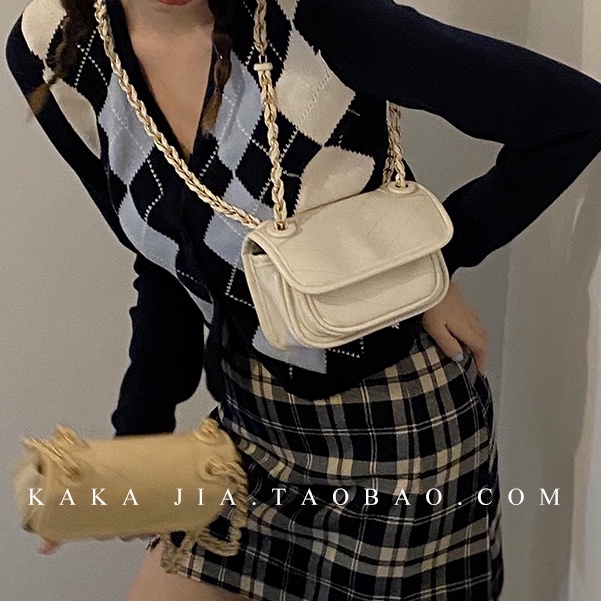 Túi Xách Đeo Dưới Cánh Tay Đính Đá Phối Dây Xích Thời Trang Mùa Hè 2022 Cho Nữ