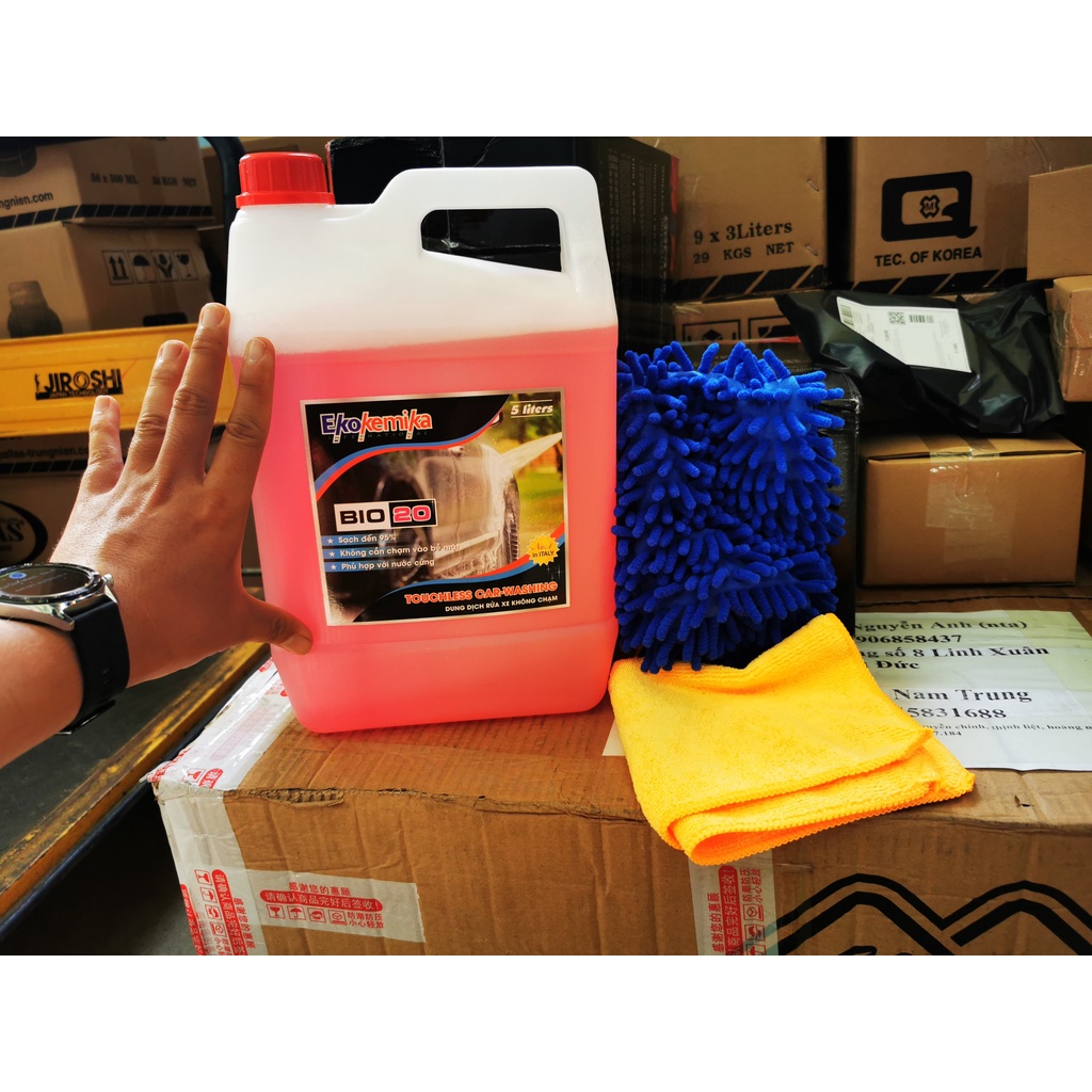 Dung Dịch Rửa Xe Không Chạm Ekokemika BIO 20 Tặng Khăn Bao Tay Lau Xe 5L