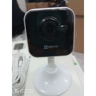 Camera IP 1080P Ezviz CS-C1HC (D0-1D2WFR) Trắng
