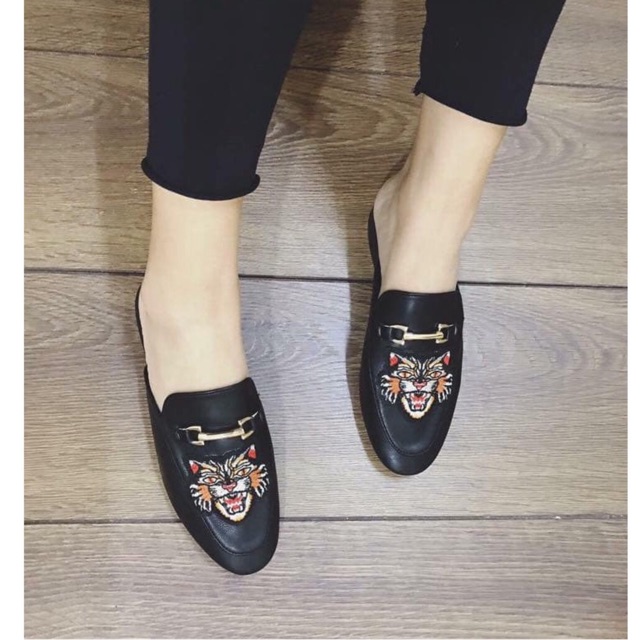 GIÀY SỤC HỌA TIẾT THÊU MẶT HỔ SIÊU HOT | BigBuy360 - bigbuy360.vn