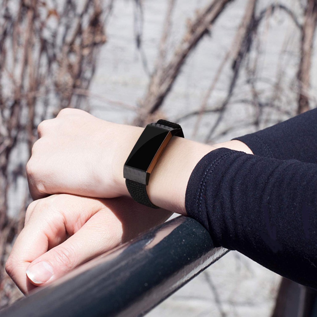 Dây đeo đồng hồ thông minh bằng nylon mềm cho Fitbit Charge 3 4 4 / 3