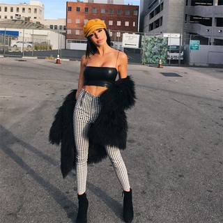 Áo crop top trễ vai chất liệu da