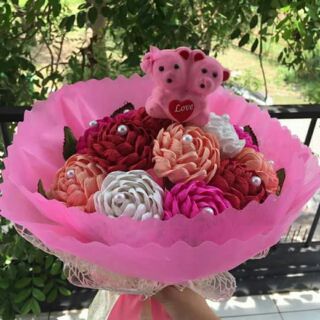 Bó hoa hồng handmade giấy nhún