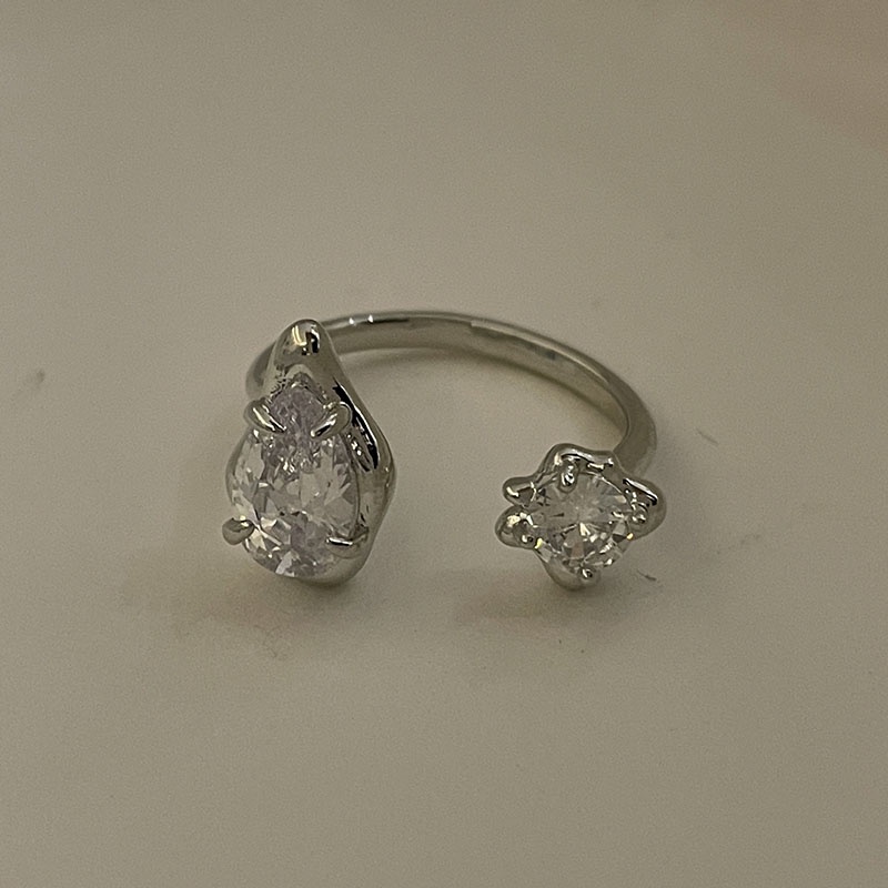 Nhẫn Hở Hình Mạng Nhện Đính Đá Cá Tính Thời Trang