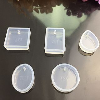 Khuôn silicon mặt dây chuyền có lỗ