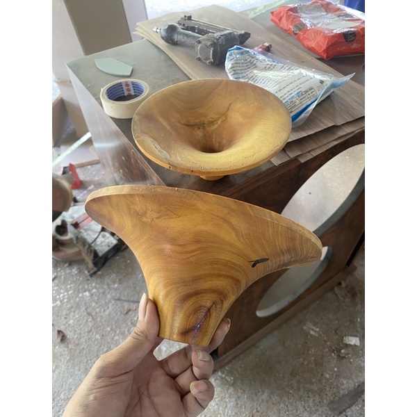 Kèn gỗ thùng loa