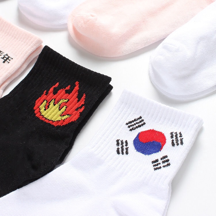 Tất Cotton hoạ tiết hoạt hình phong cách Harajuku cho nam và nữ