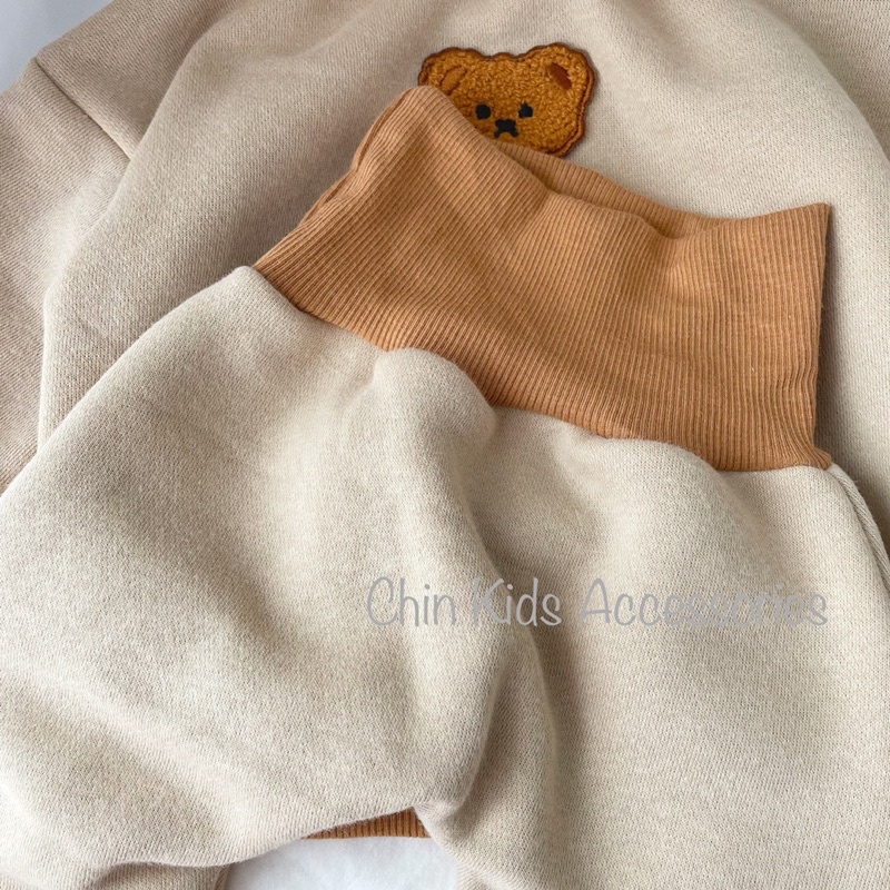 Bộ hoodie unisex cổ cao thêu gấu cho bé