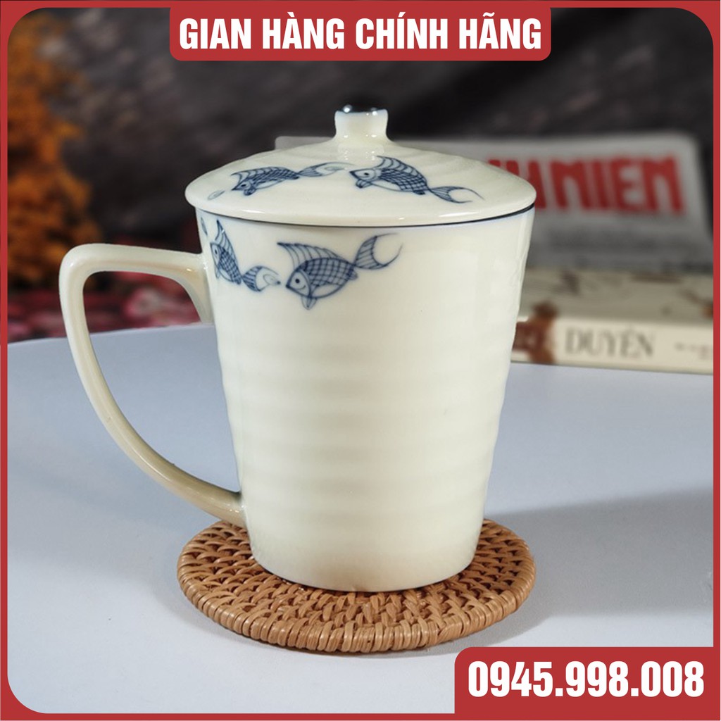 Ly sứ uống nước có nắp vẽ cá, quai cầm tiện lợi hàng BÁT TRÀNG CAO CẤP - XƯỞNG GỐM VIỆT