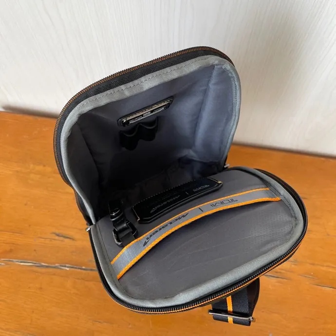 Túi Đeo Ngực Chống Thấm Nước Tumi 373005Túi Xách McLaren co Bằng Sợi carbon Sức Chứa Lớn
