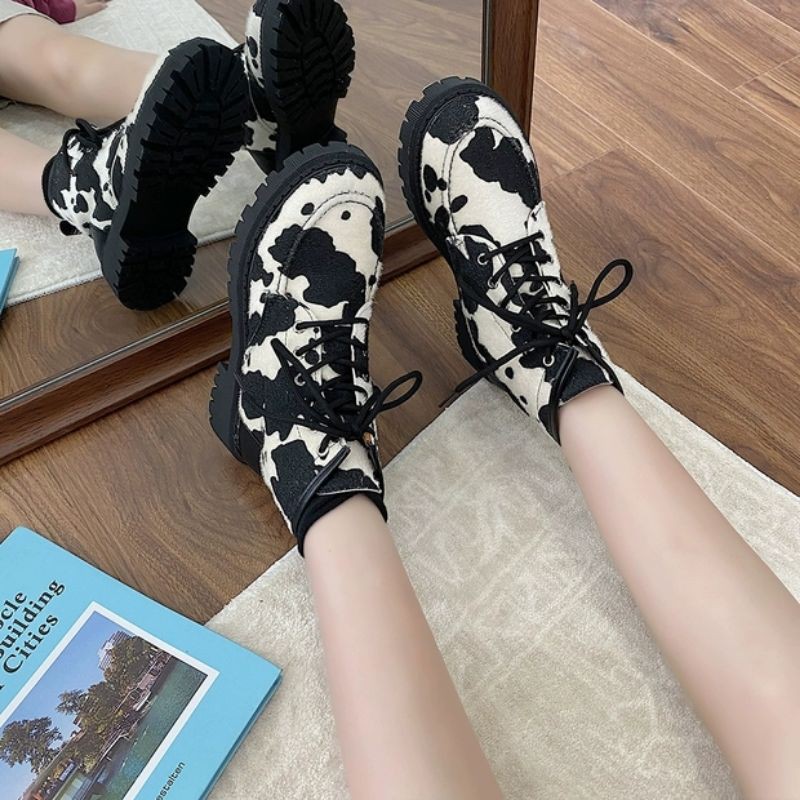 (HÀNG CÓ SẴN - GIAO NGAY) Boots ulzzang B66 bò sữa đế cao 3.5cm | BigBuy360 - bigbuy360.vn