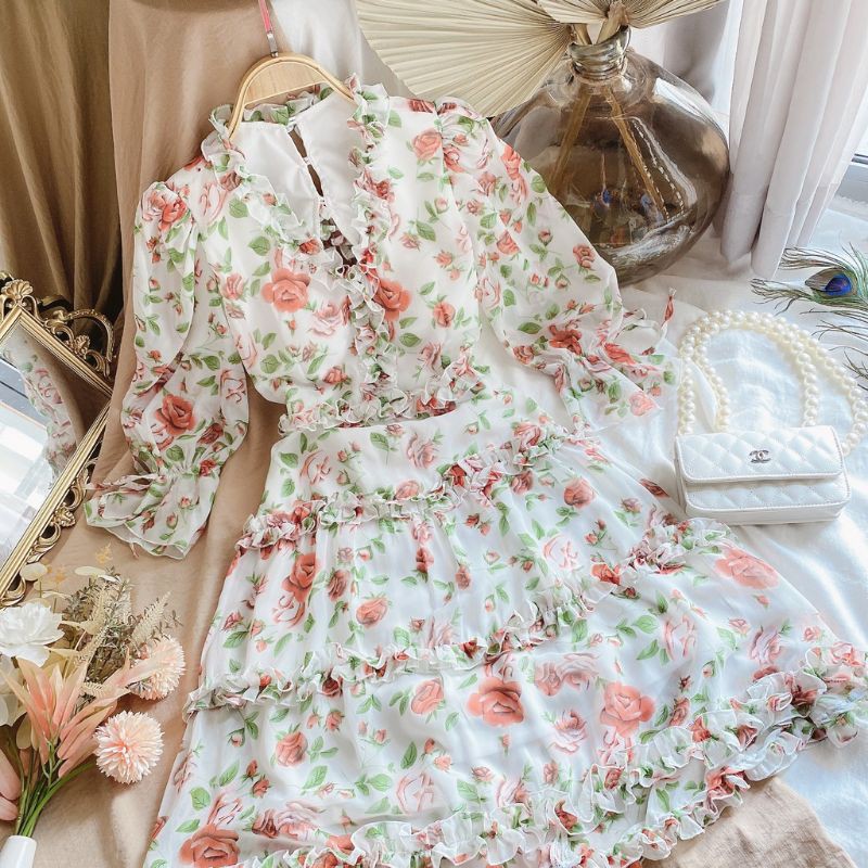 Đầm hoa nổi phối bèo cutout eo hở lưng✨✨