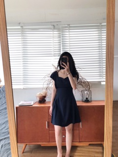 Váy kiểu cổ trái tim
