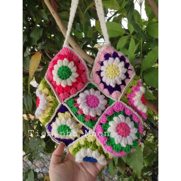 Túi móc len hoa ghép