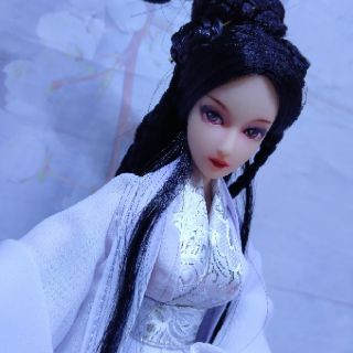 Đồ búp bê cổ trang