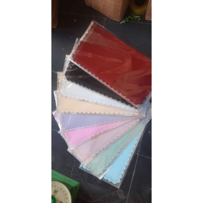 1 xấp 20 tờ giấy bó hoa viền bèo