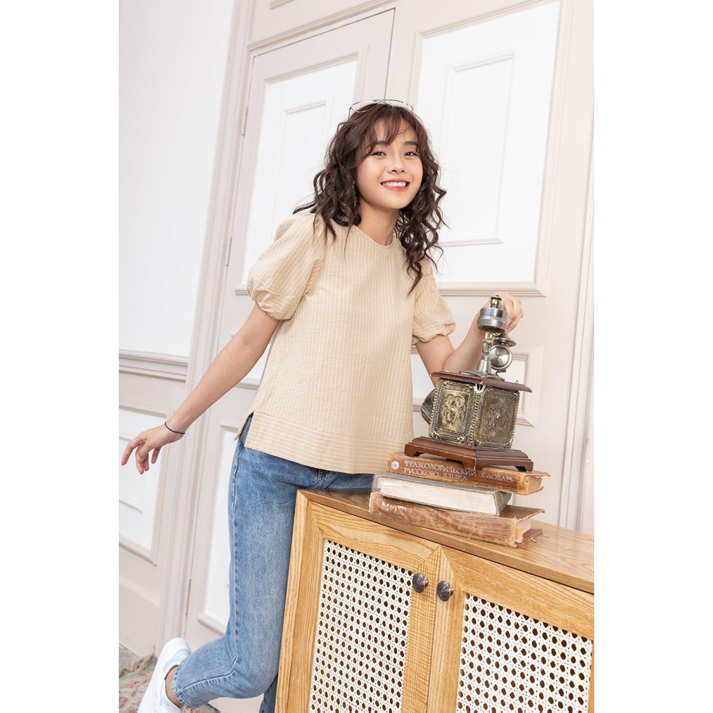 Áo sơ mi nữ ngắn tay kẻ sọc cổ tròn xẻ gấu ASW0422 - 92WEAR | BigBuy360 - bigbuy360.vn