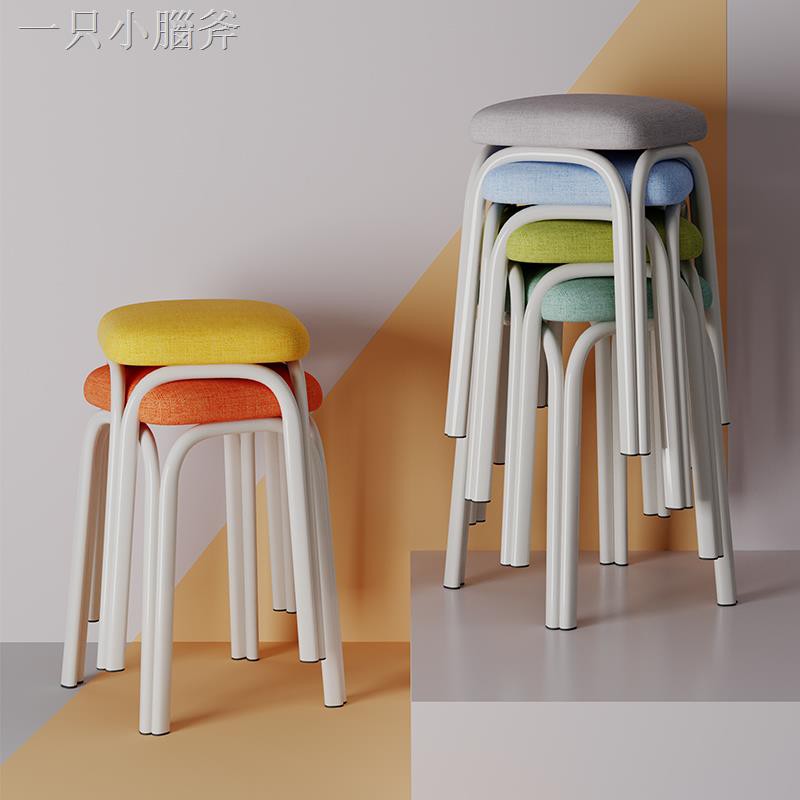 Ghế đẩu bằng nhựa phong cách đơn giản độc đáo cho phòng khách