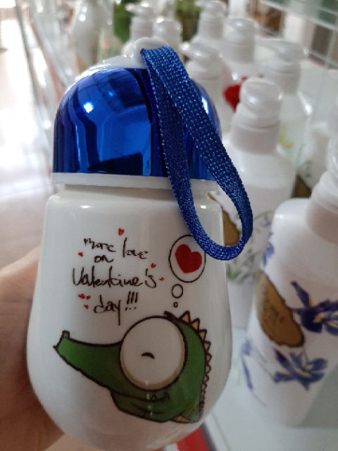 Ly sứ có dây treo siêu cute