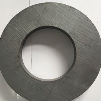 Nam châm Ferrite 100x20 lỗ 40mm CAM KẾT HÀI LÒNG