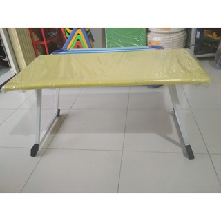 Bàn học nhựa đúc chân gập cho bé