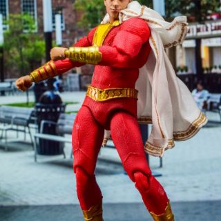 Mô hình Mafex Shazam