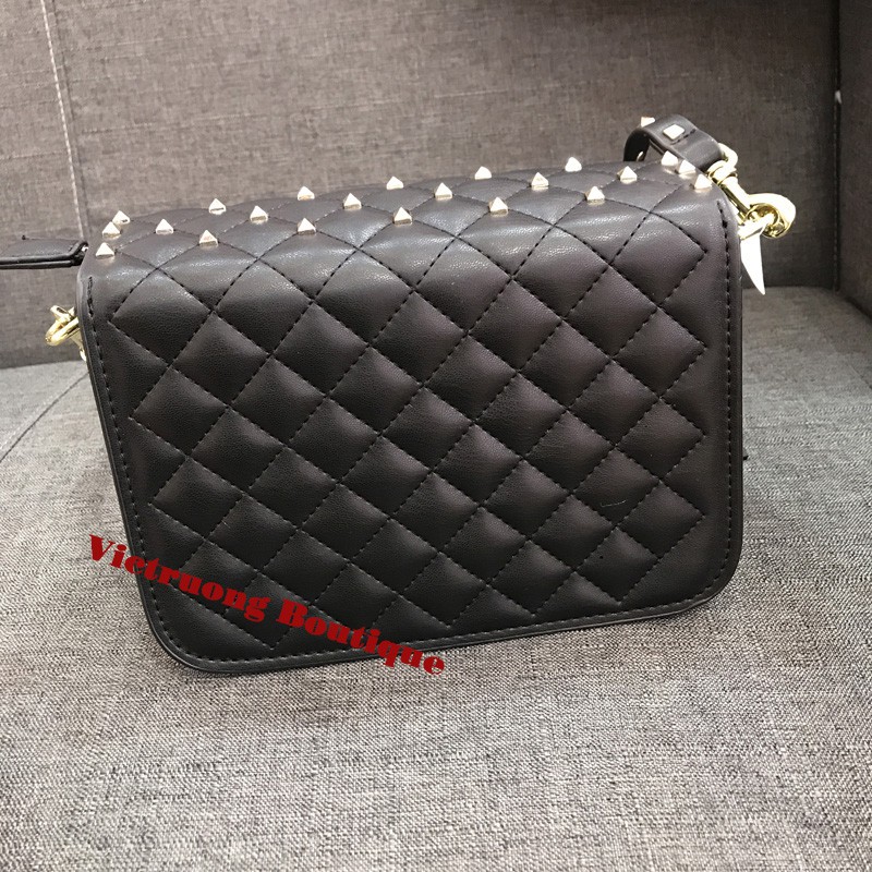 Túi xách đinh tán kim cương