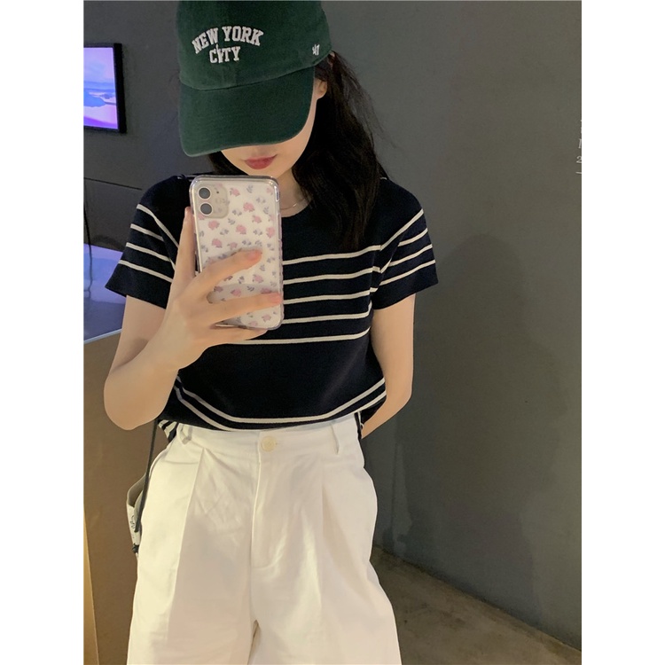 QADCOL Áo Croptop Tay Ngắn Hoạ Tiết Kẻ Sọc Thiết Kế Đơn Giản Hợp Thời Trang