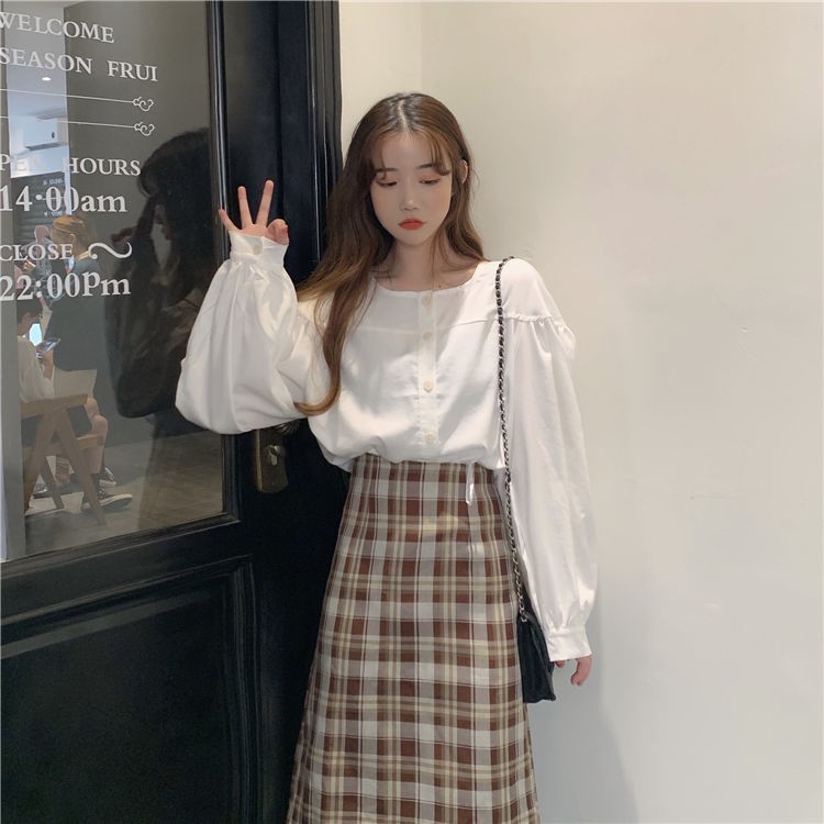 tu dungÁo sơ mi niche đầu xuân Thiết kế nữ mới 2020 phong cách Hàn Quốc thích hợp trắng + váy nửa dài kẻ sọc xu h | BigBuy360 - bigbuy360.vn