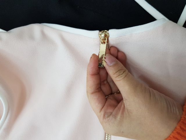 Đầm CK body viền trắng