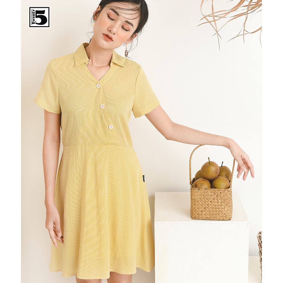 Váy nữ công sở dạo phố kẻ caro cổ xẻ V đính cúc tay ngắn Twentyfive M233