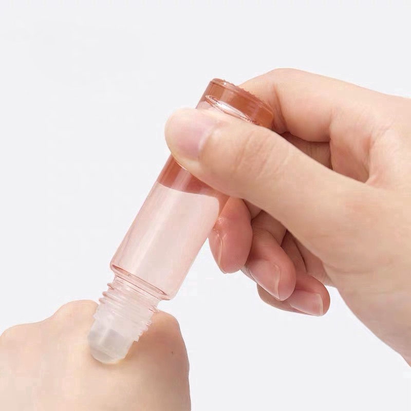 Chai Tinh Dầu Mát Xa 10Ml Có Con Lăn Tiện Dụng