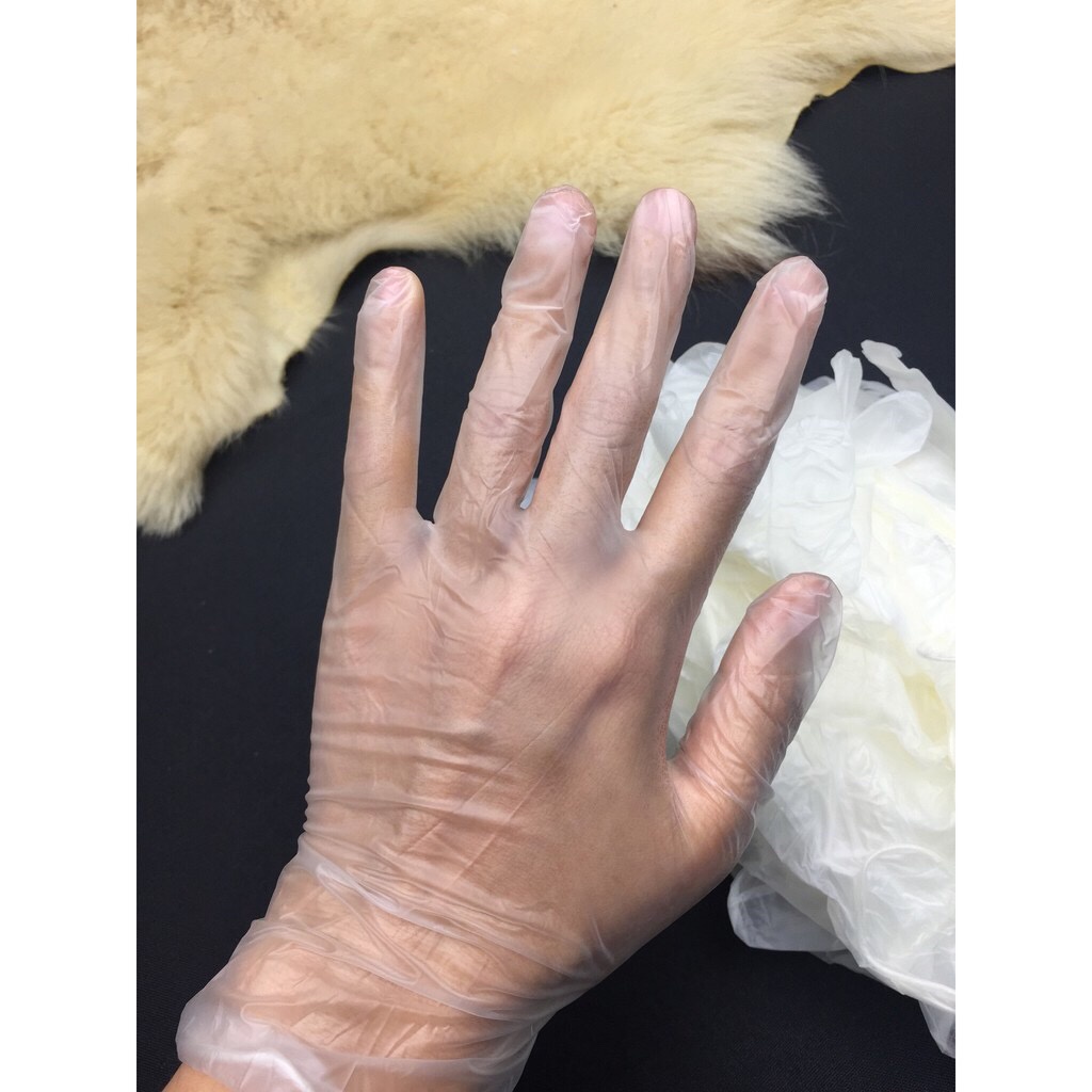 Găng tay cao su dẻo dai không bột màu trắng có 3 size S,M,L