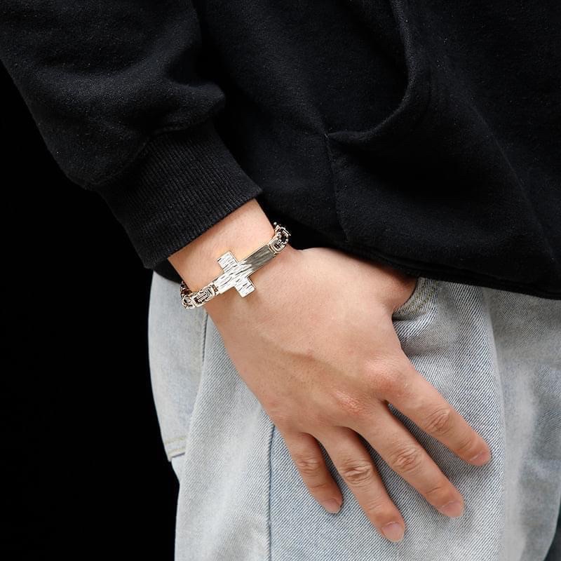 Vòng Tay Nam Titan Cao Cấp Chữ Thập Chất Ngầu - Lắc Tay Thép Không Gỉ Cá Tính StreetStyle Hiphop Phong Cách Âu Mỹ