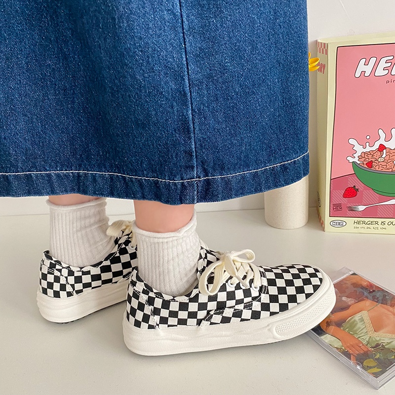 Giày ulzzang sọc caro phong cách Hàn Quốc