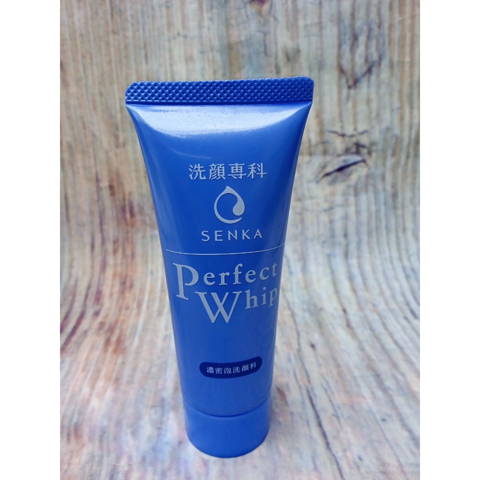 Sữa rửa mặt chiết xuất tơ tằm trắng Senka Perfect Whip 50g - Mẫu cũ