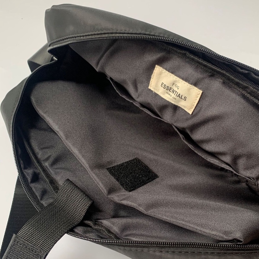 Túi đeo chéo Essentials FOG, Cặp đeo hông Fear Of God Essentials Ss2022, Vải Canvas chống nước BapeVN