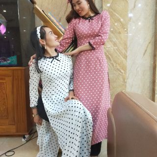 Áo dài chấm bi
