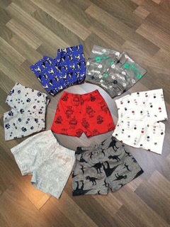 Quần chục bé trai bé gái