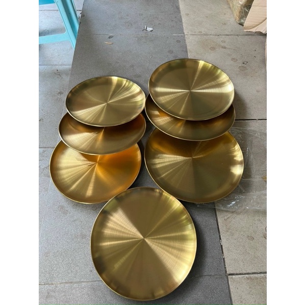 Khay inox vàng hình tròn 26cm loại đẹp dùng trong spa