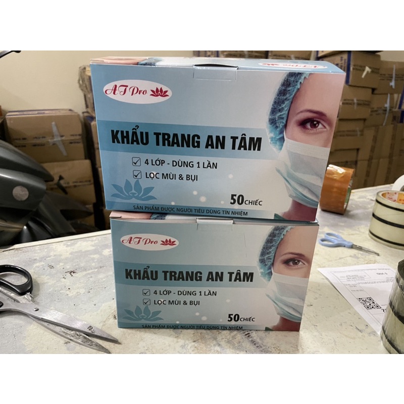 1 hộp (50 chiếc khẩu trang y tế 4 lớp) các màu