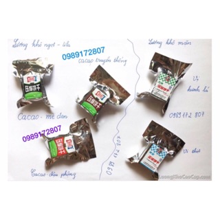 COMBO - Ăn thử các loại lương khô.