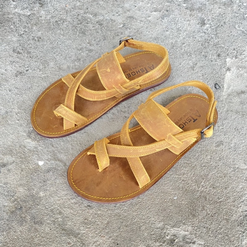 Dép Sandal Unisex cao cấp Da Bò Thật Sandal xỏ ngón nam nữ Trẻ Trung Atshoes XDxn303(vàng)