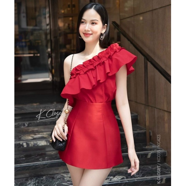 Sét áo kèm chân váy nữ áo chạy bèo lệch vai có mút kèm chân váy mini