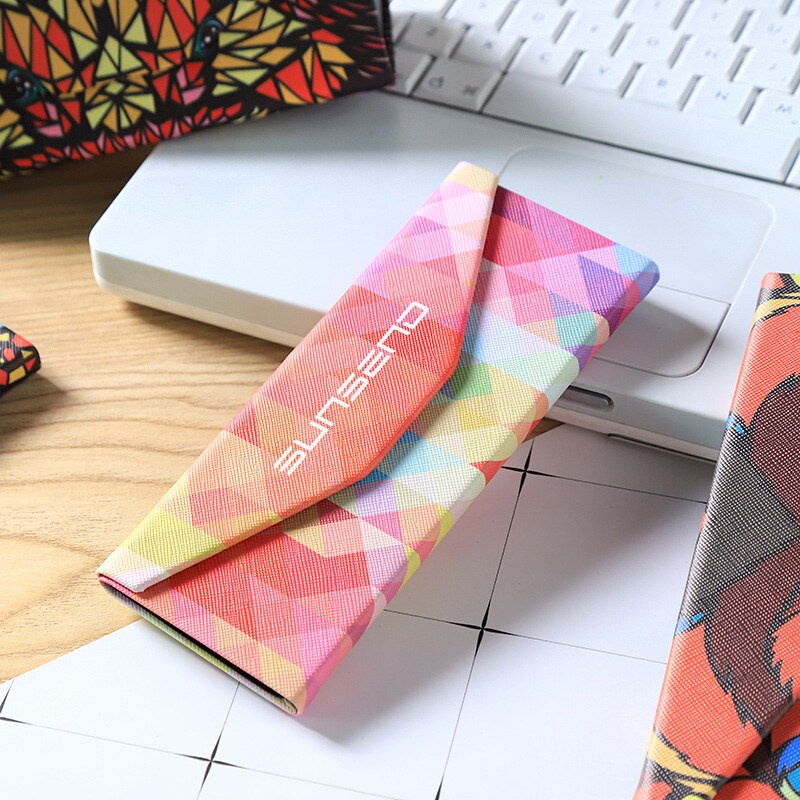 Hộp Đựng Mắt Kính Hình Tam Giác Gập Lại Được Dành Cho Nam Và Nữ Ốp