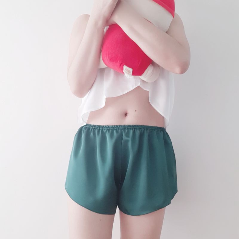 Quần đùi lụa Satin cao cấp vạt chéo xinh xắn. Đơn 50k miễn phí ship tối đa 20k. Đơn 300k miễn phí ship tối đa 70k | BigBuy360 - bigbuy360.vn