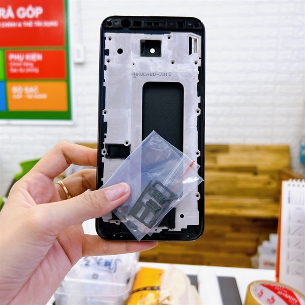 Bộ vỏ thay thế Samsung J4 Core, bảo hành đổi trả.