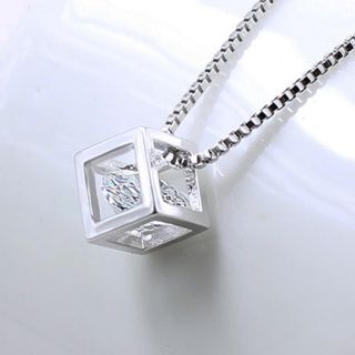 Mặt vòng cổ bạc S925 hình lập phương chứa đá nhân tạo