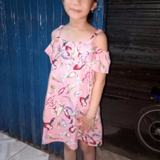 Đầm bé gái rớt vai dễ thương