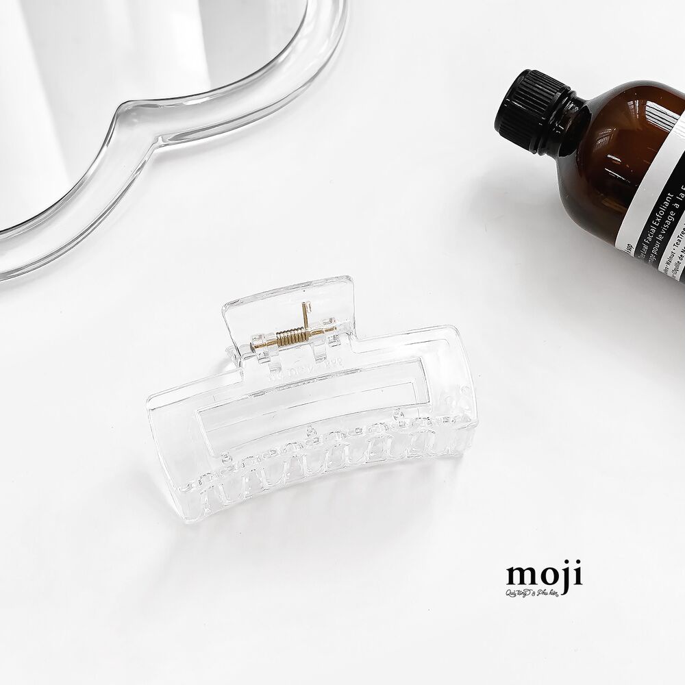 Kẹp tóc càng cua trong phong cách Hàn Quốc dành cho bạn nữ